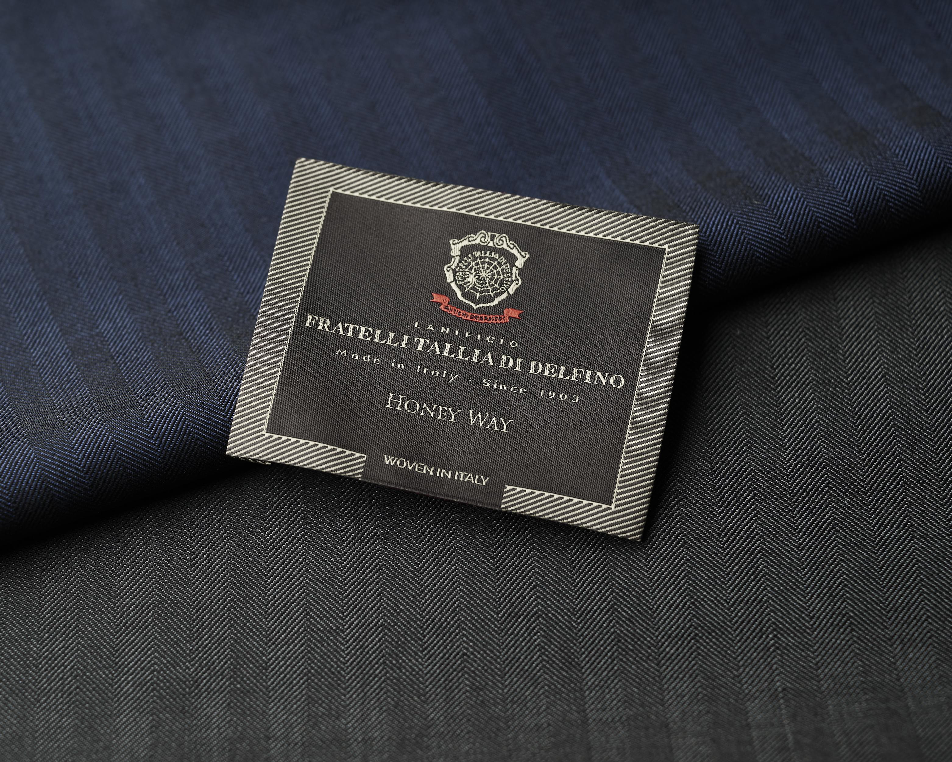 FRATELLI TALLIA DI DELFINO Honey Way Wool & Silkの生地