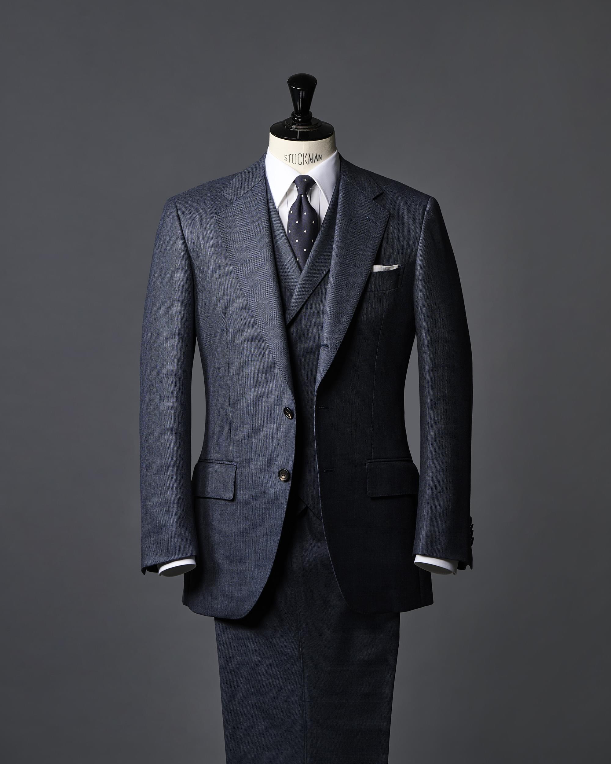 HOLLAND & SHERRY CLASSIC WORSTEDの仕立て例、ネイビースーツ