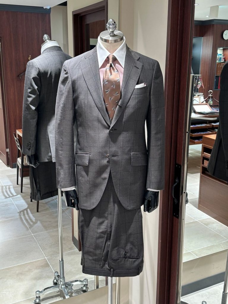 2026年春夏のEXCLUSIVEスーツ