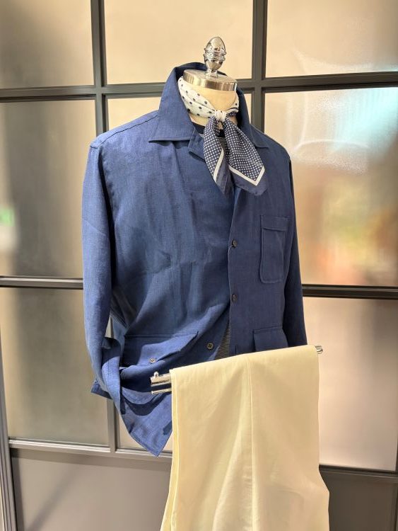 気軽に羽織れるジャケットとは？