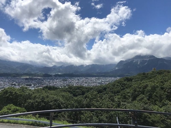 あの日見た生地の名前を僕はまだ知らない