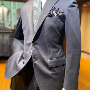 【銀座7丁目】きちんと見えてラク。夏の新常識ジャージースーツとは？