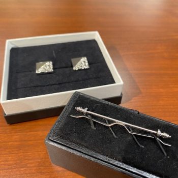 シャツのアクセサリー