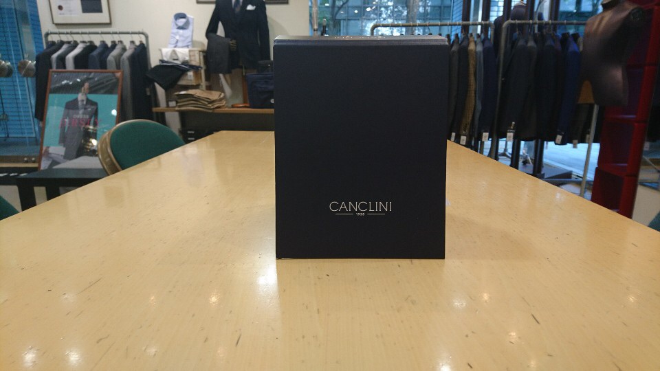 CANCLINI社でシャツを仕立てる