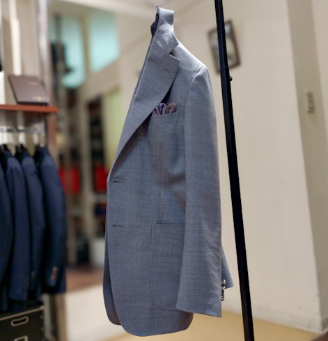 どらちを選ぶ？夏を快適に…麻布のエアコンフォートスーツ