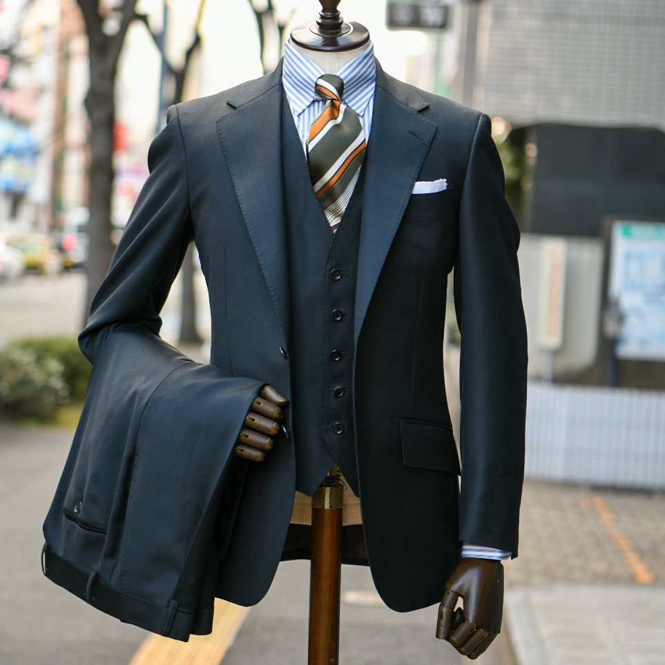 【プロ目線】博多店来春トレンドの勧め(第二弾)　　【ミッドナイトグリーンスーツの全貌】