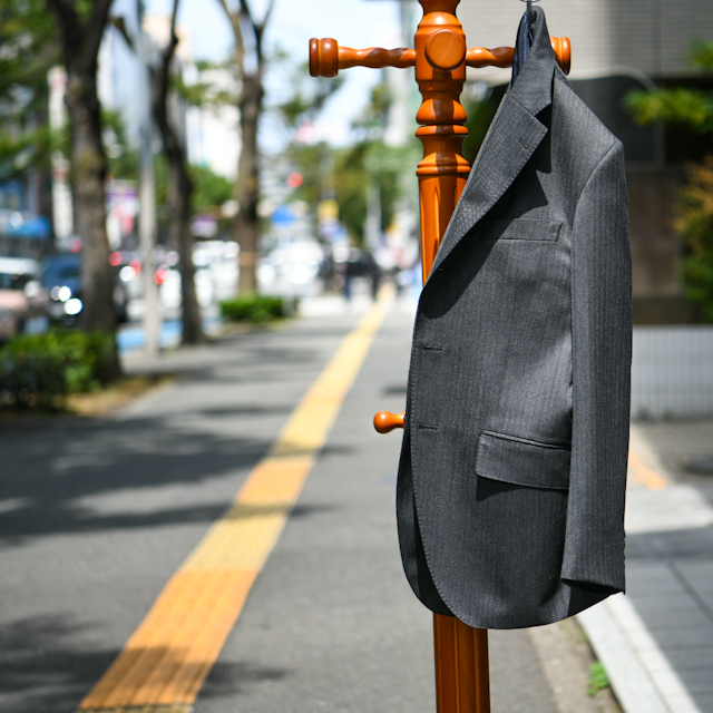 どう着こなす？年齢別の正統派グレースーツ!!