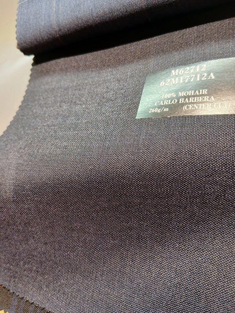 カルロ　バルベラ　モヘア１００％生地の接写画像
