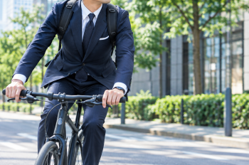 自転車通勤でもスーツは傷む？リュックにも強い英国製生地「MARTON　MILLS」の魅力