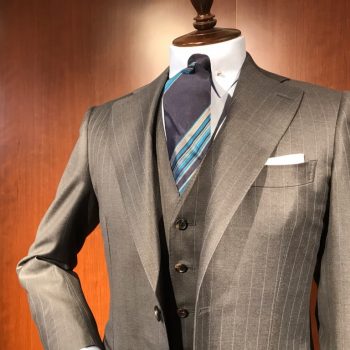 Loro Piana＞夏におすすめのネイビーセットアップ｜神戸店の