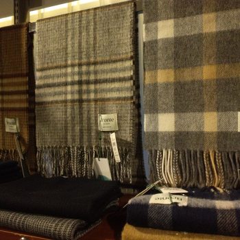 さらにマフラー入荷しました