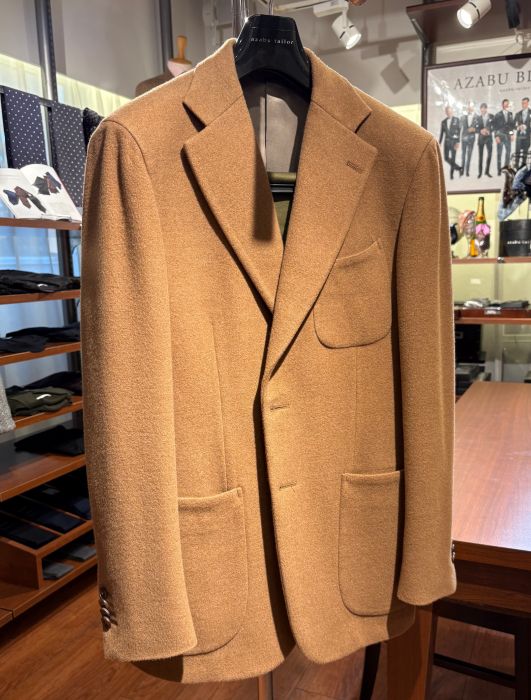 暖かいジャケットの季節もやってきました。