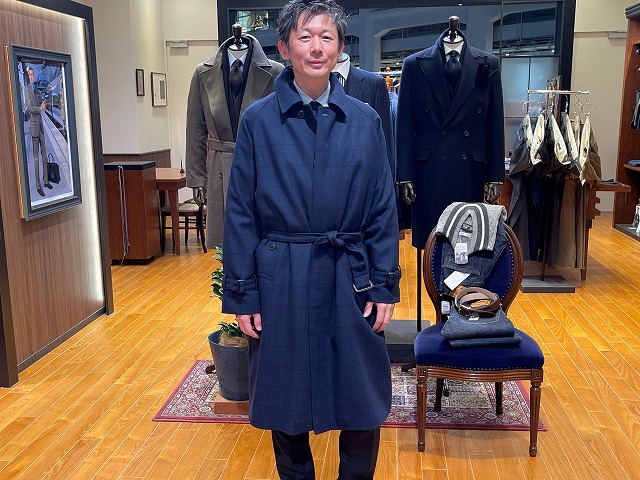 KITTE丸の内店の中田店長が仕立てたコート。