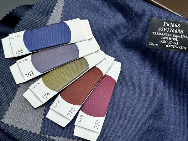 オーダーの楽しさは細部にあり – 新作別注釦＆別注裏地のご紹介