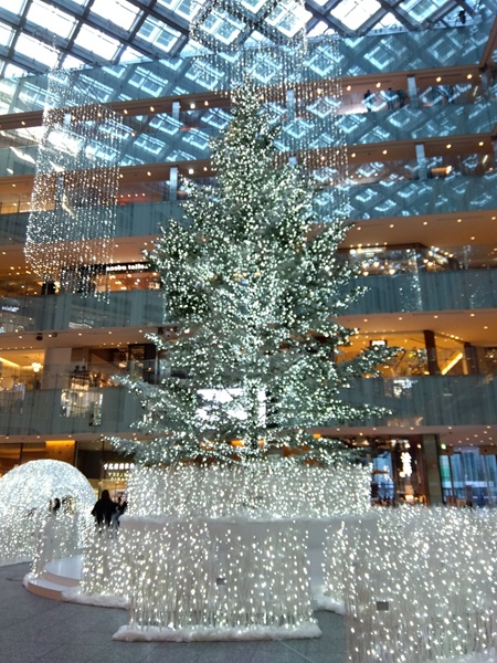 麻布テーラーKITTE丸の内店のクリスマス特集！