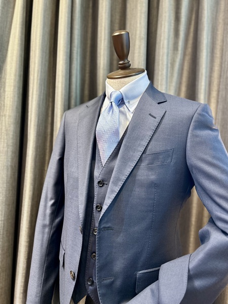 【ベストって必要？】スリーピースーツの魅力を徹底解剖！！