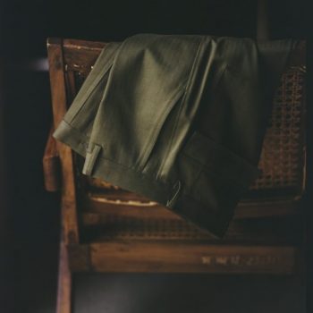 ドレッシーにミリタリーテイストを楽しむ~ドレスベイカーパンツ