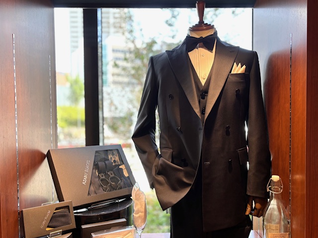 フォーマル向けのシャツを仕立てる