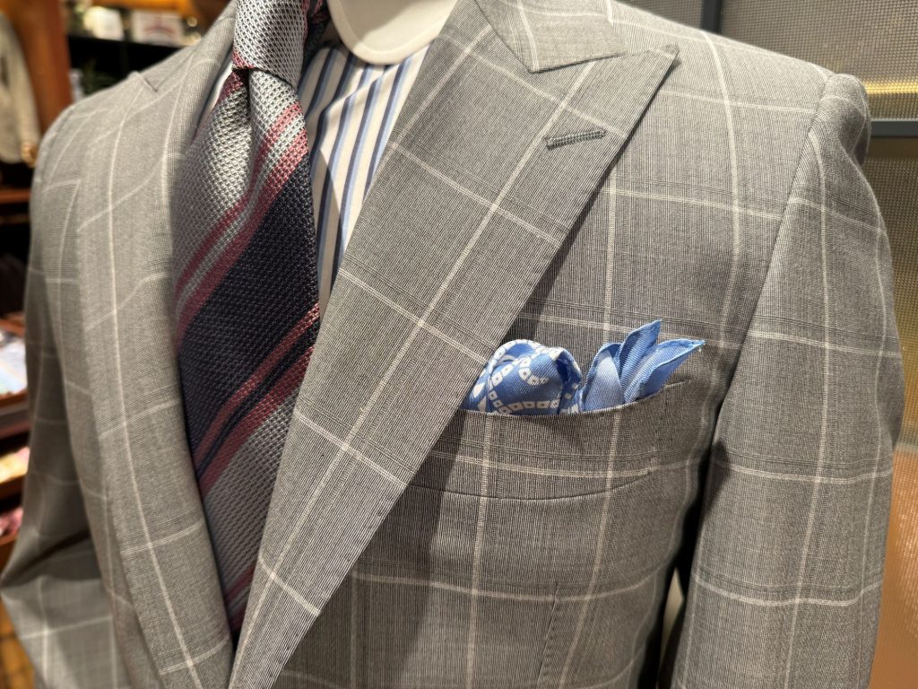 春夏スーツ、イタリア生地なら上質な軽やかさを