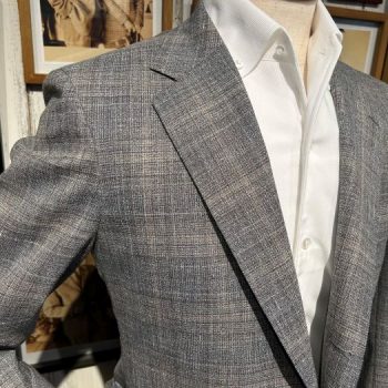 ウール×リネン 夏の最強コラボでセットアップスーツ