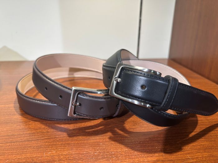 スーツやスラックスオーダーの際はベルトも新調してみてはいかがでしょうか？