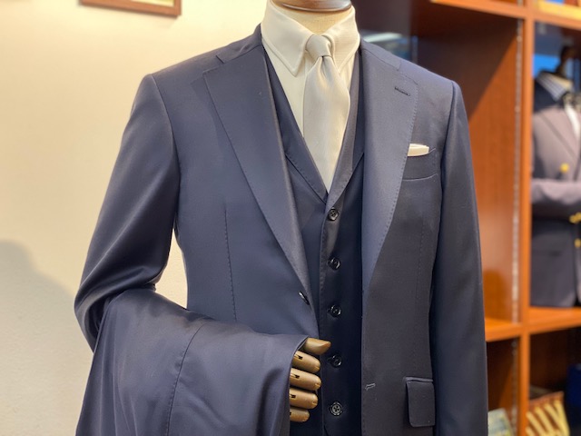 結婚式何着る？