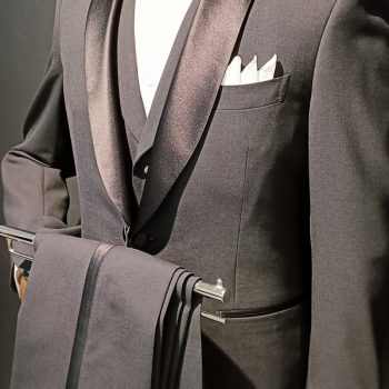 新郎の装いお任せください