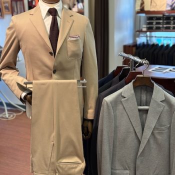 ジャージー素材でセットアップスーツ