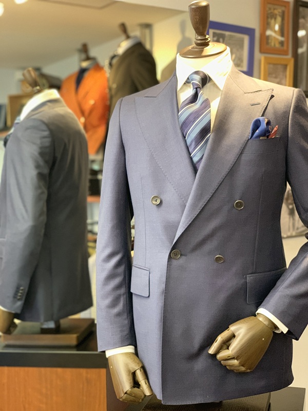 別注REDA社のカシミヤ混スーツ