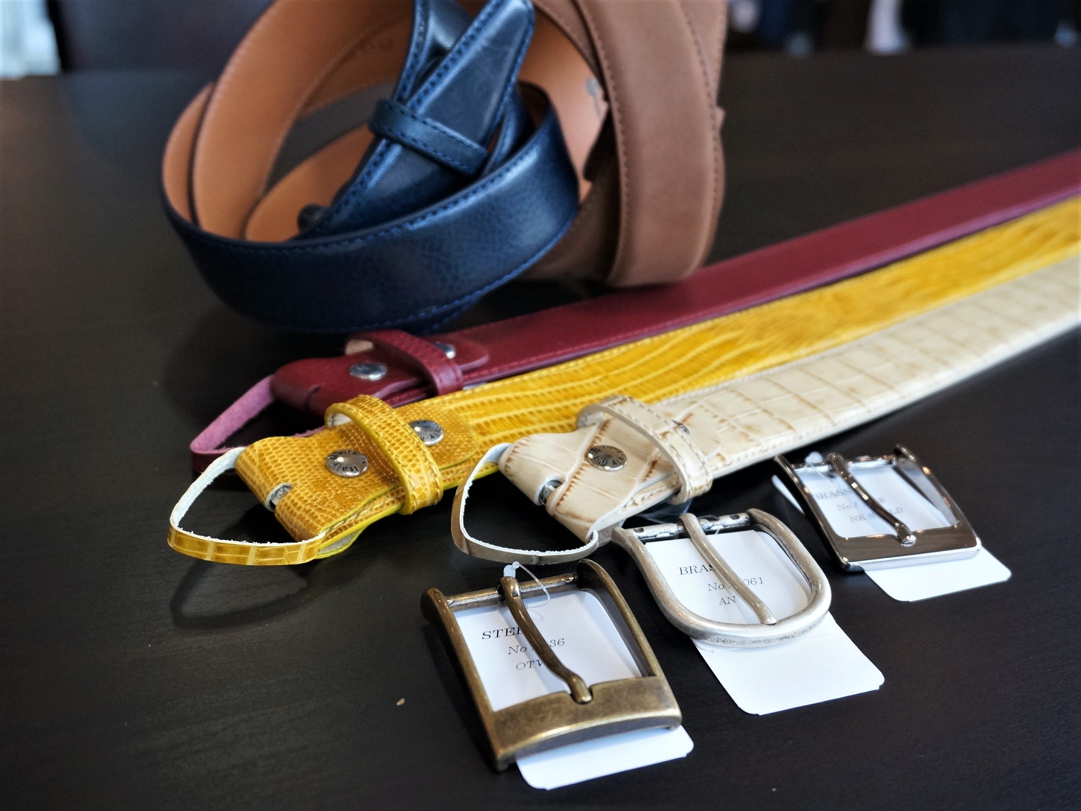 新品同様 azabu tailor 麻布テーラー ベルト イタリア製 本革 麻布テーラー｜レザーベルト｜ブラウン