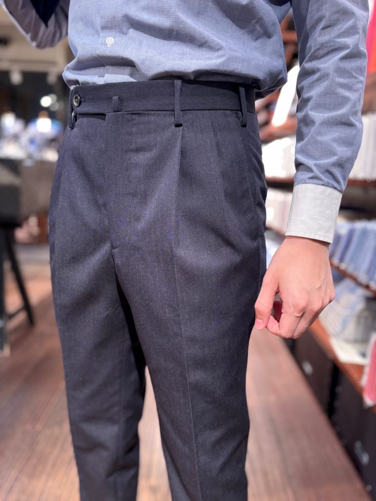 ビジネスカジュアルにいかがでしょうか。