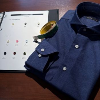 こんなシャツもあります。