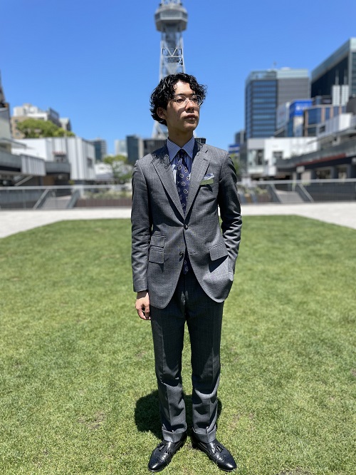 目立たないチェックがいい。