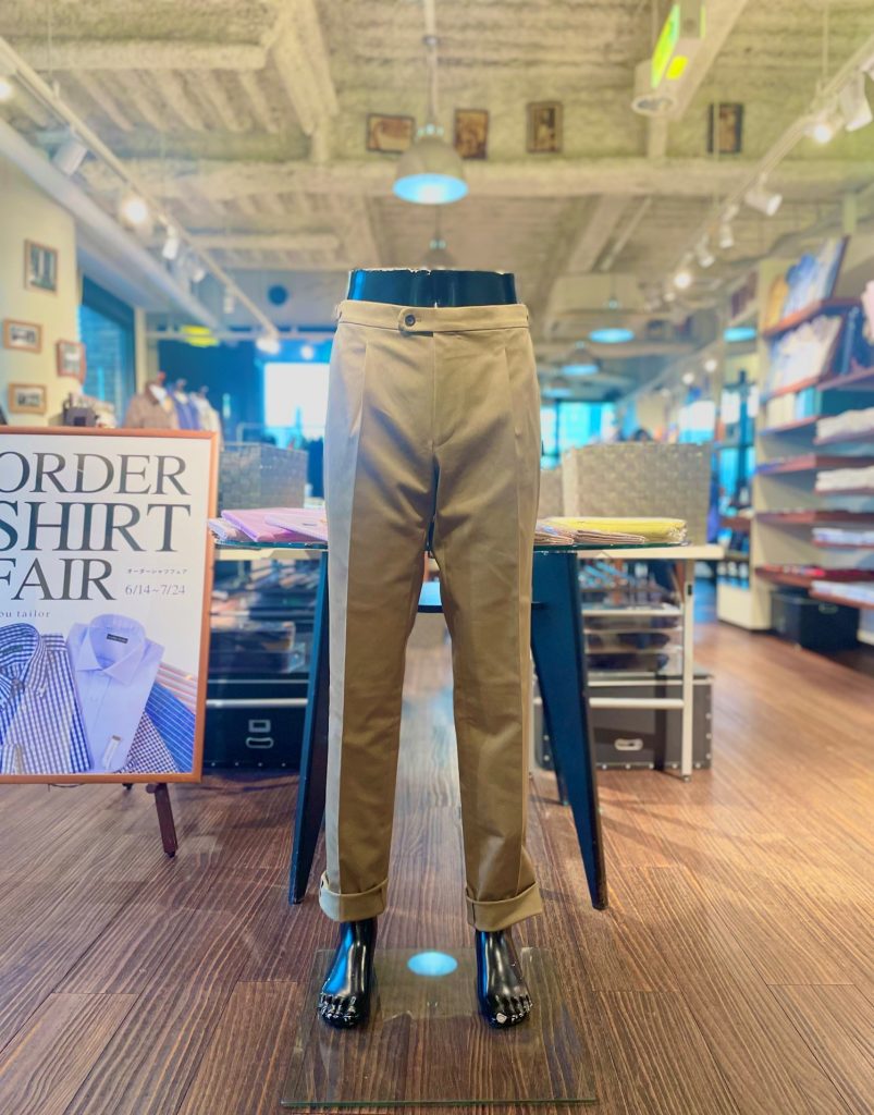 洗えるシーズンレスパンツ。