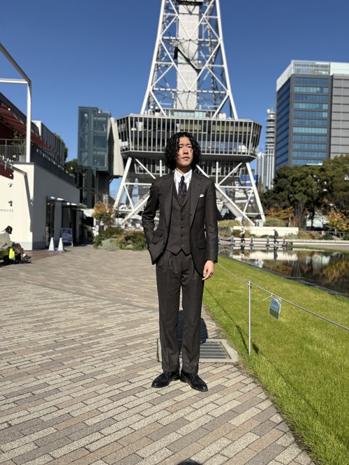 ブラウンはこう着る。