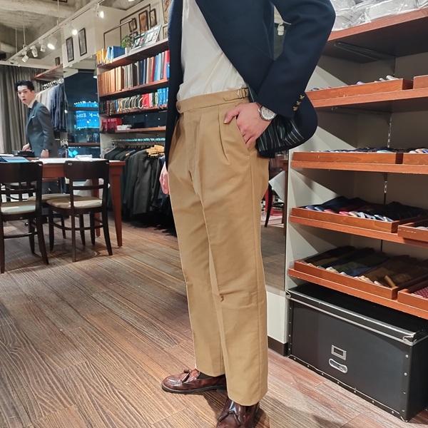 休日着にも使えるパンツ