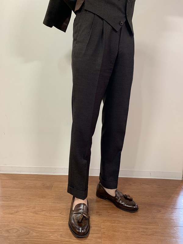 スラックスのトレンドby難波店