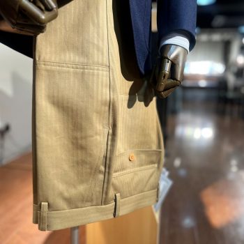 今シーズン新登場、ドレスベイカーパンツ