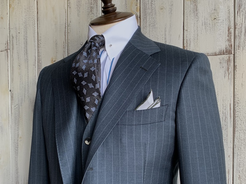 グリーンで個性を出せるスーツ！？