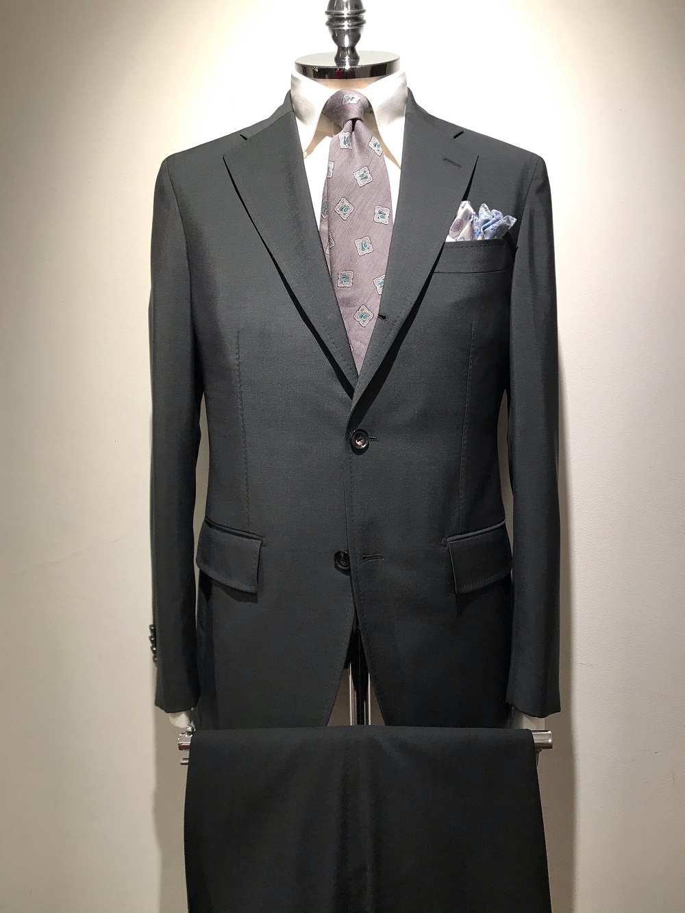 テーラーカスカベ　オーダー　スーツ　カシミヤ　46　手縫い Blazer Suit いかがでしょうか｜日本橋店のスタッフブログ