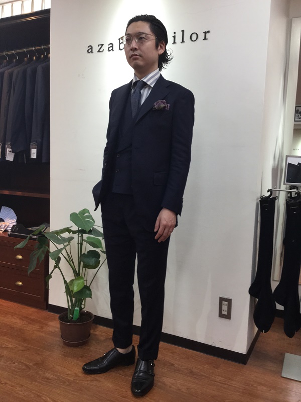 紺無地定番でもWヴェストでアクセント!