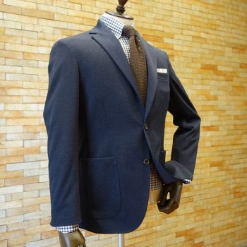 続、会社に来ていけるジャージースーツ!