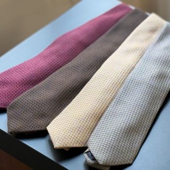 アクティブなスーツスタイルに併せたい。グレナディーンタイに注目!!