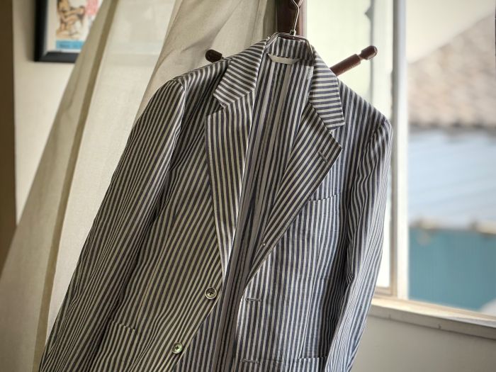 【まるでシャツ!?】驚きの軽さで纏う上着“Air Jacket”とは？