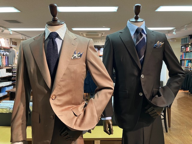 秋先取りのブラウンスーツ～Early Autumn Business Style～
