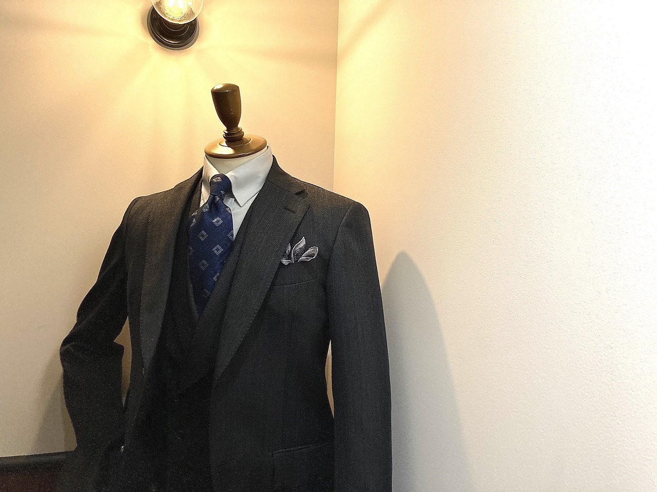 麻布テーラー　ゼニア エレクタ スーツ 黒 ZEGNA (ゼニア) の新作』 ELECTA & TROFEO 2022秋冬の