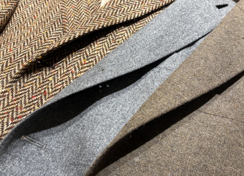 冷え込む前に季節感のある一着を。