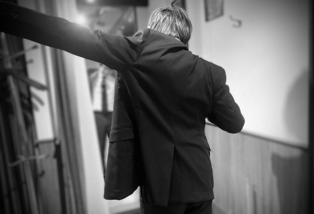 季節の変わり目に袖を通す1着｜クールビズ後のスーツ選び