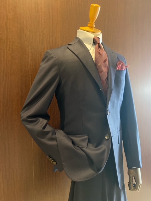 【最新スーツ紹介②】-LORO PIANA  AUSTRALIS-