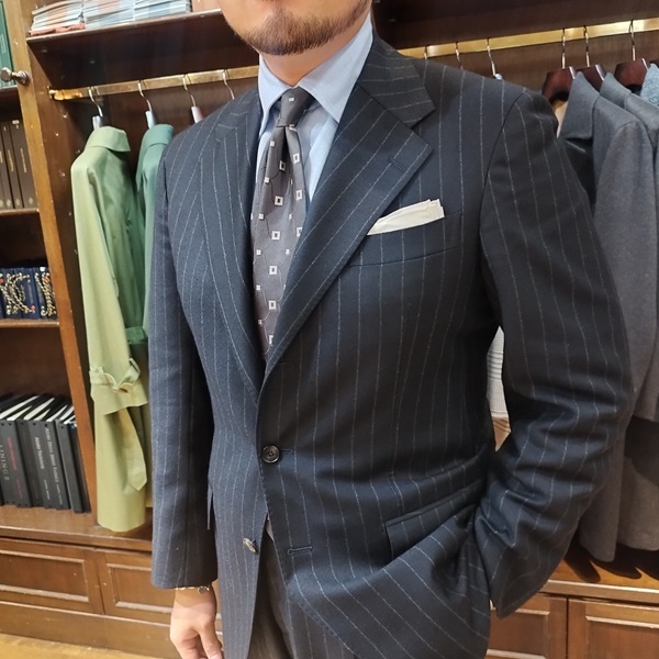【スタッフのオーダースーツ】DORMEUIL「WINTER TONIK」で仕立てる秋冬の一着